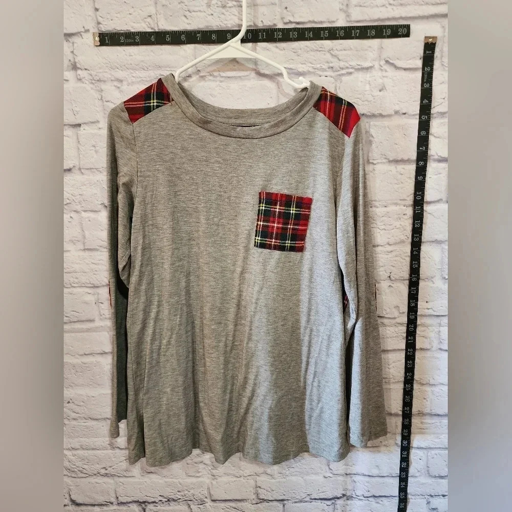 Blooming Jelly gray long sleeve tee with plaid pocket and elbow patches. Sz Sm